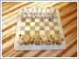 Onyksowa szachownica z szachami